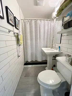 Rented by Safdie Realty Group | media 24