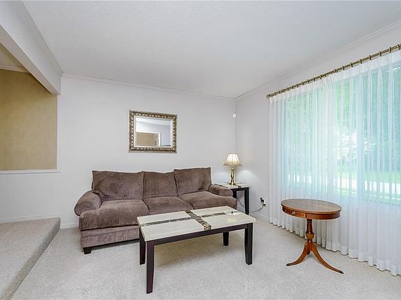 4th image of 8702 Chapel Glen Dr
