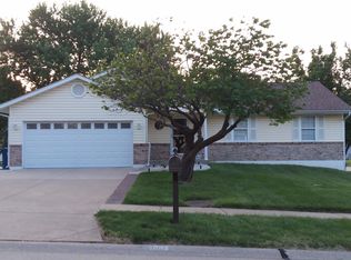 1692 Deergrass Dr, Saint Charles, MO
