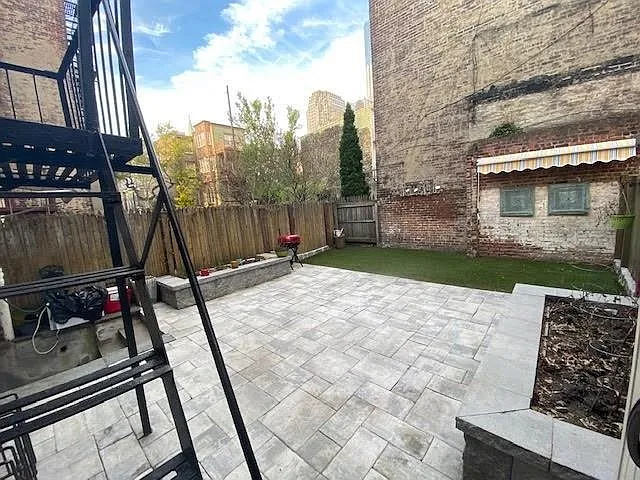 202 Warren St #1 — Photo 14