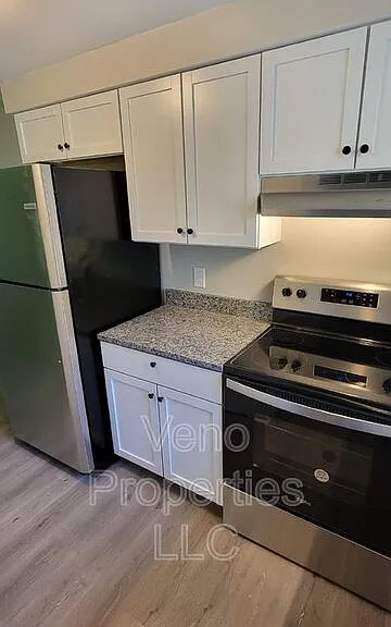 40 McIntyre St #B2 — Photo 6