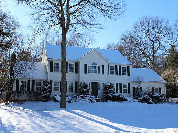 2nd image of 39 Winterberry Dr