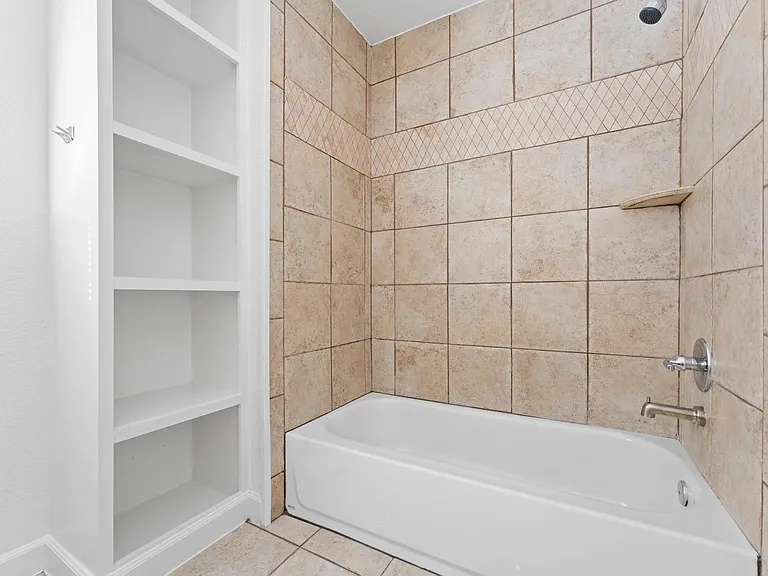 5326 Newkirk Ln — Photo 14