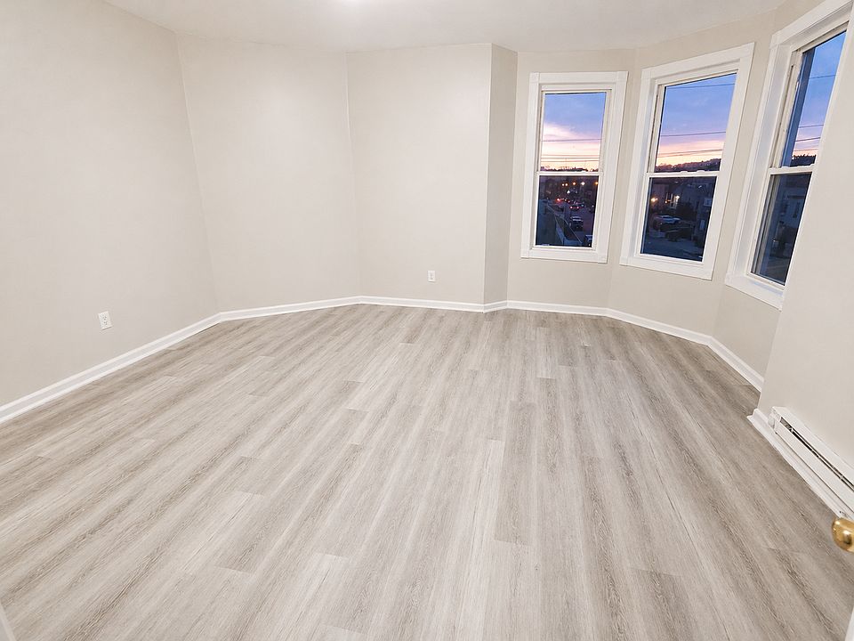 1st image of 37 Astor St #3R