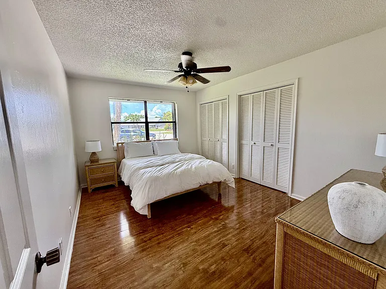 325 Knotty Wood Ln — Photo 26
