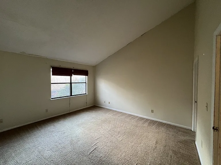 803 Kelly Dr — Photo 11