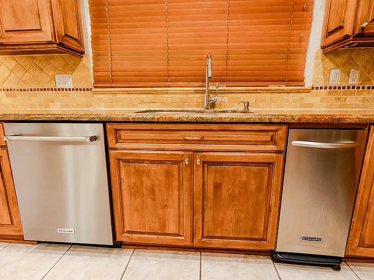 462 W Carob Dr — Photo 5