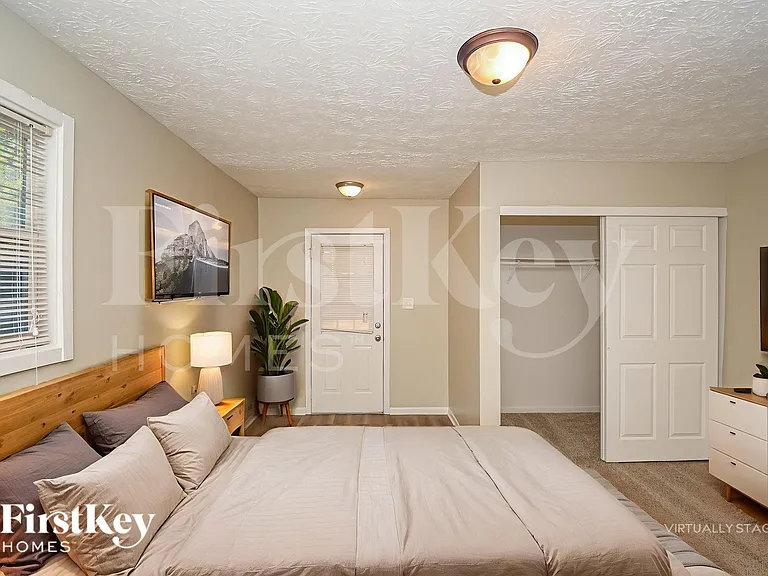 4601 N Richardt Ave — Photo 10