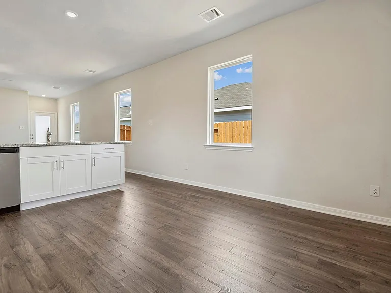 15858 Berry Hill Dr — Photo 8
