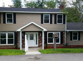 27 Hubbard Rd, Wheeling, WV 26003