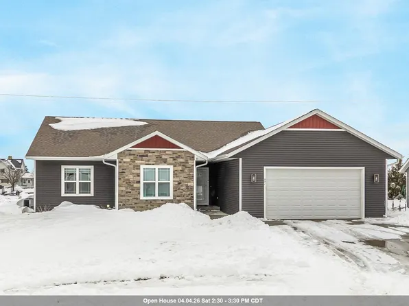 531 Silver Fox Dr S, Kewaskum, WI 53040