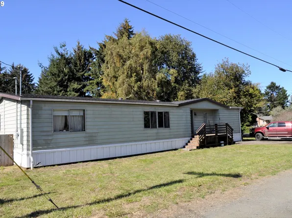 63592 Flower Rd, Coos Bay, OR 97420