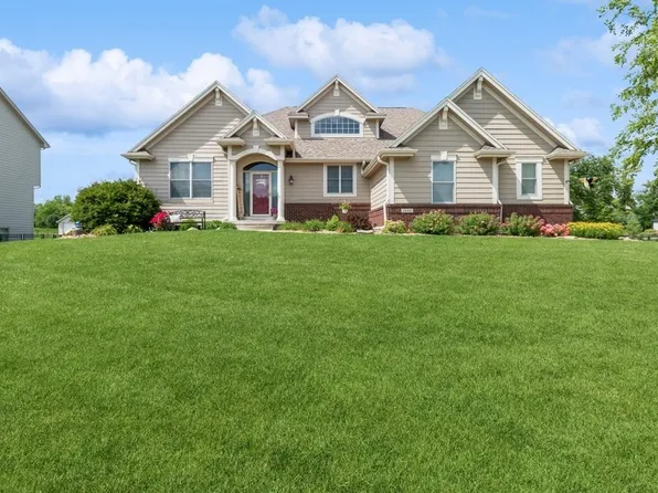 1601 Prairie Ridge Dr, Polk City, IA 50226