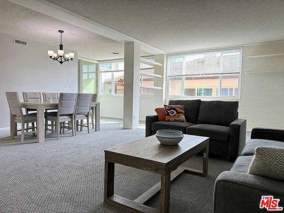 540 Kelton Ave #2A