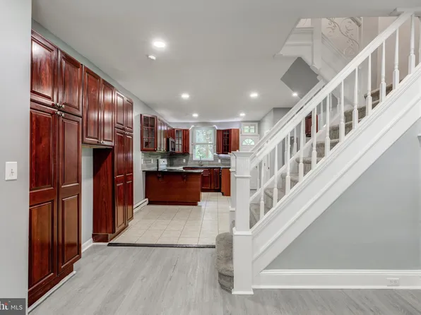 6239 N 21st St, Philadelphia, PA 19138