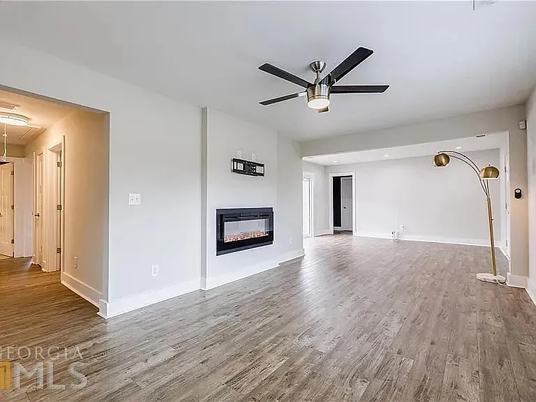2573 Joyce Ave — Photo 10