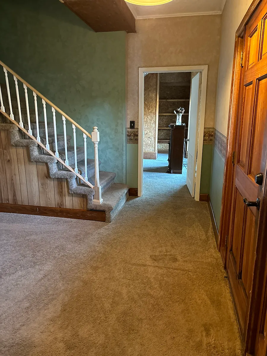 Entry Way - 98 Bobbie Dr