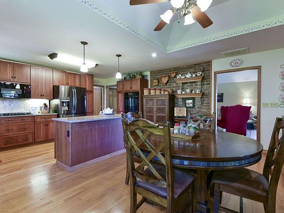 3rd image of 2659 Chadwick Rd