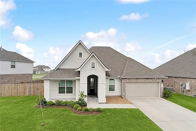 4 bed, 3.0 bath, 2718 sqft, $3,000 — Photo 2