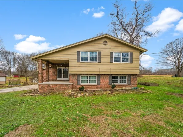 2974 Schotten Rd, Hubbard, OH 44425