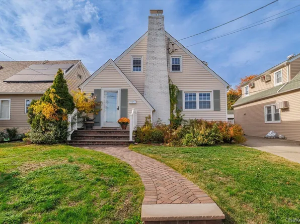 53 Ocean Avenue, Malverne, NY 11565