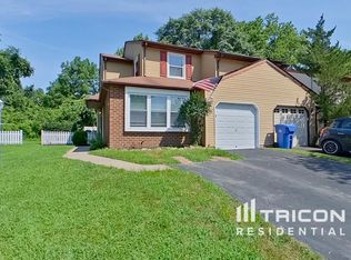 381 N Fieldstone Ct, Yardley, PA 19067