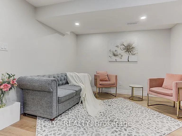 54 Camwood Cres #6 — Photo 8