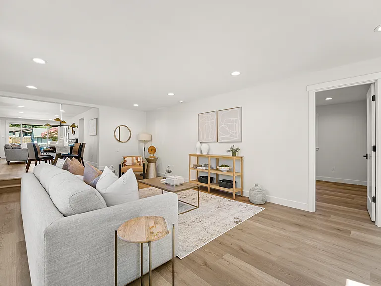 515 NE 123rd St — Photo 16