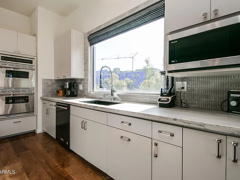 4201 N Marshall Way #2000 — Photo 13