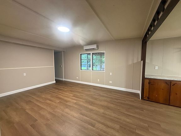2nd image of 211 Fir St