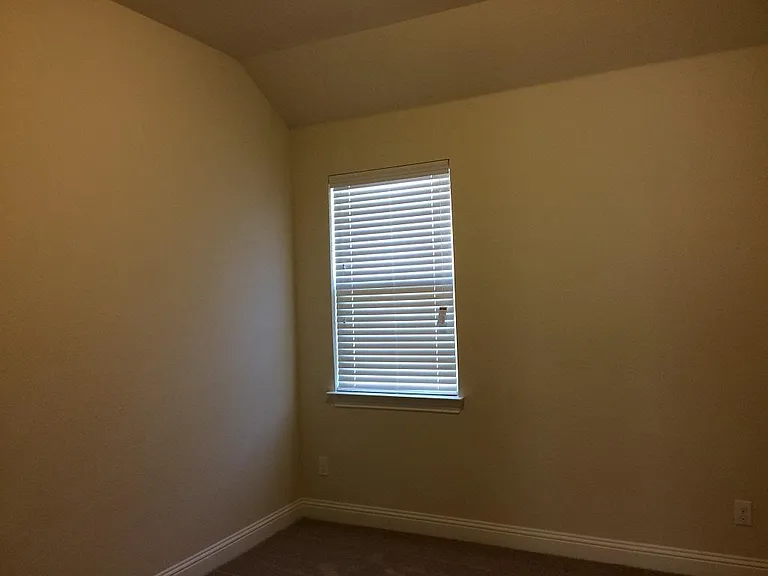 5820 Fremont Dr — Photo 8