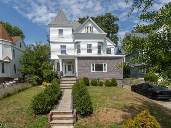 50 Beech St, East Orange City, NJ 07018