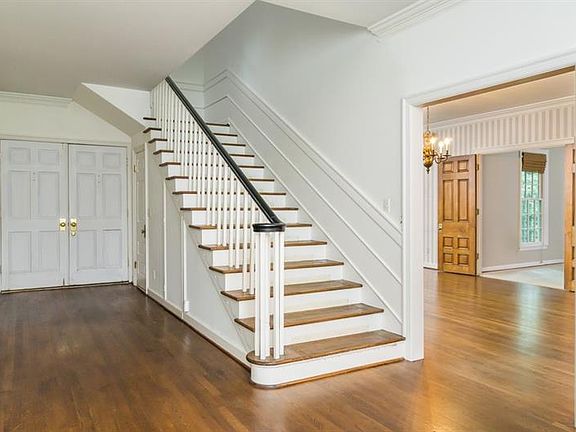 5th image of 3005 Andrews Dr NW