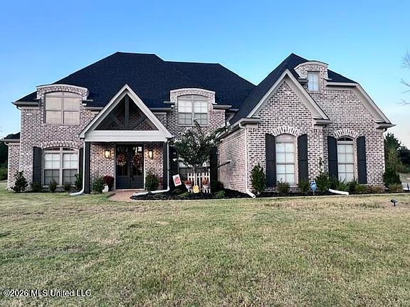 2nd image of 398 Poplar Ln