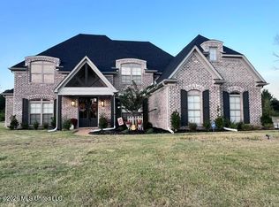 398 Poplar Ln, Holly Springs, MS 38635