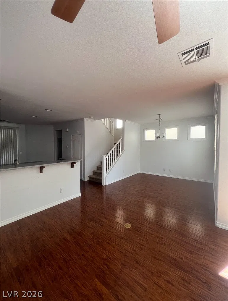 3 bed, 3.0 bath, 1944 sqft, $1,950 — Photo 3