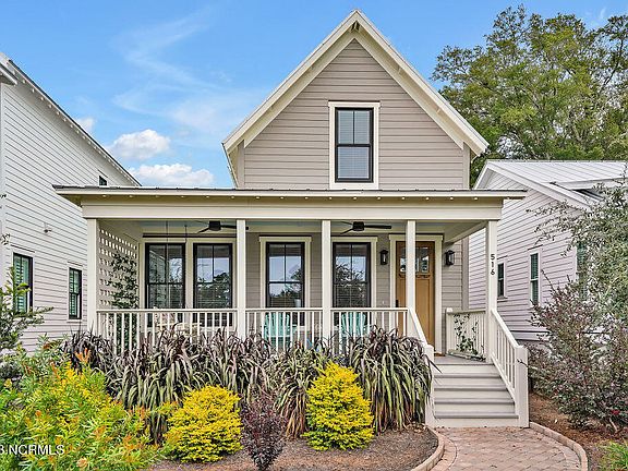 3rd image of 516 N Burrington Avenue