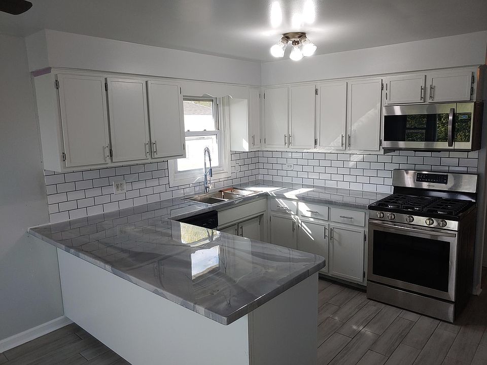 1st image of 9041 Sahler Ave
