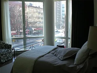 Rented by R New York
