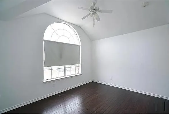 311 Fort Edward Dr — Photo 16