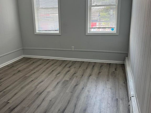 2nd image of 126 Franklin St APT 2