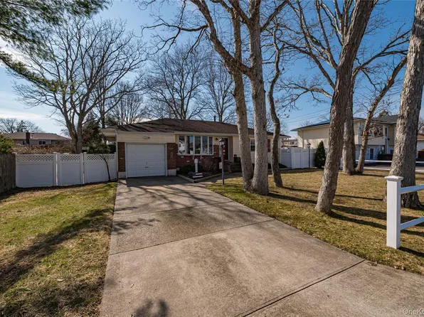 242 W 3rd Street, Deer Park, NY 11729