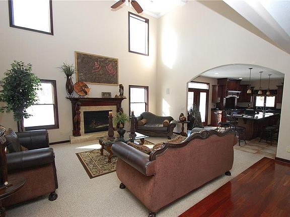 4th image of 9065 Briarwood Ct