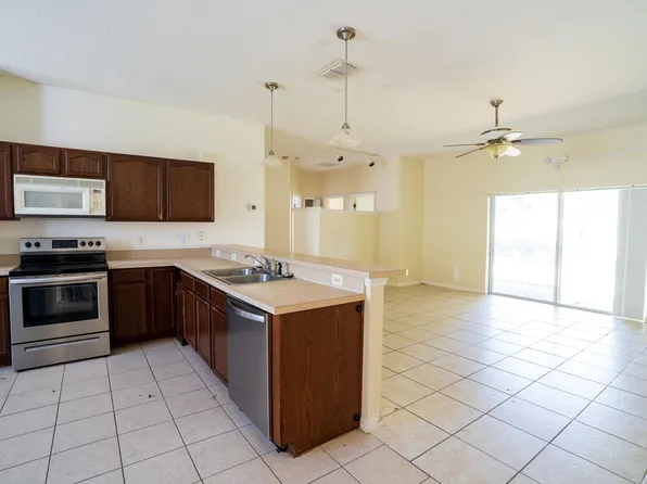 209 Round Man St, Leesburg, FL 34748