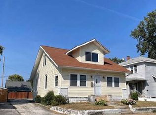 75 Eckhard Ave, Wood River, IL 62095