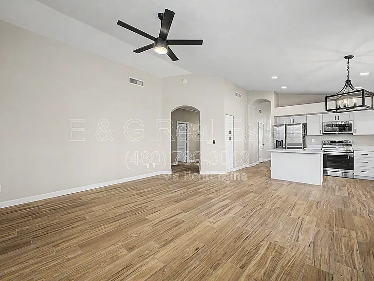 3015 S Woodruff — Photo 8