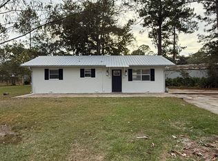 235 Waterside Ln, Freeport, FL 32439