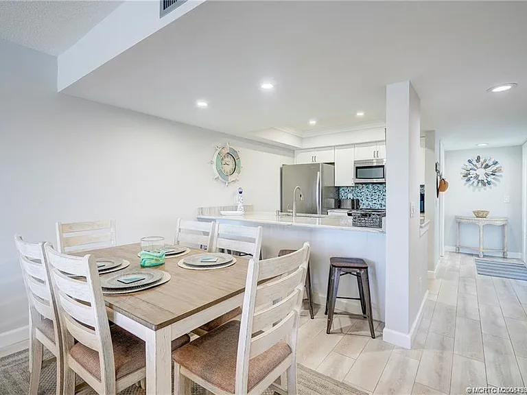 5602 NE Gulfstream Way — Photo 15