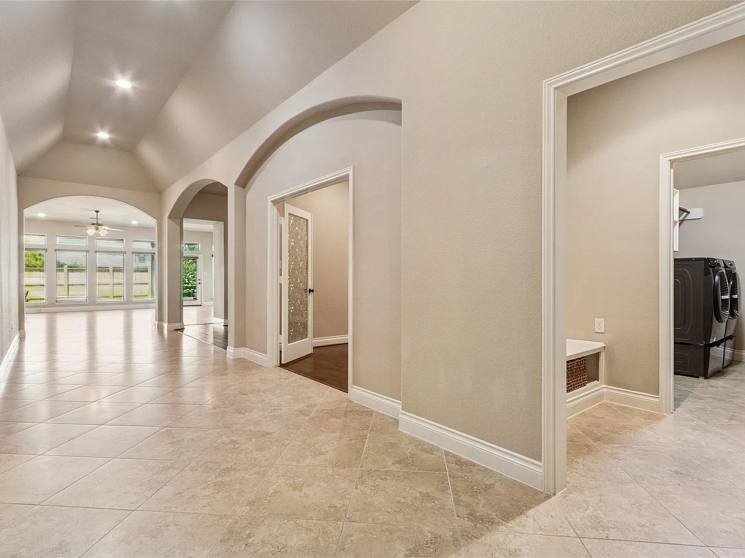 4 bed, 3.0 bath, 3056 sqft, $3,380 — Photo 3