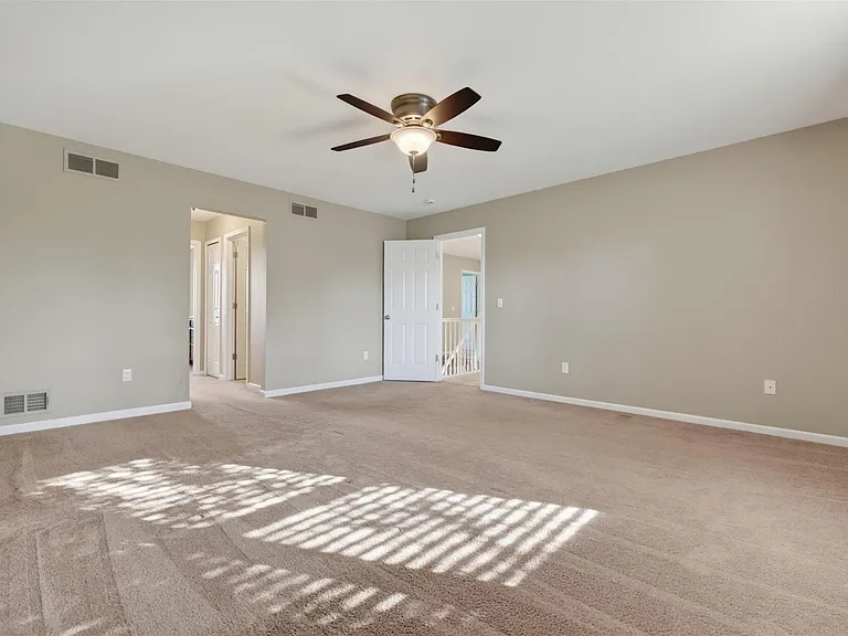 699 Bay Pointe Dr — Photo 33